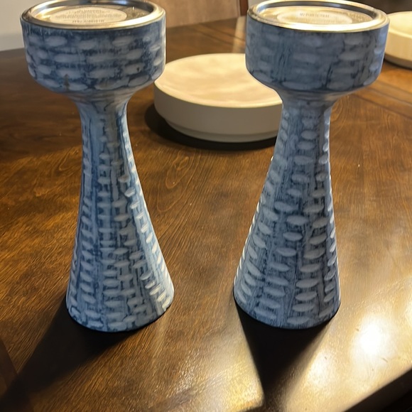 Light blue and White candle holders - Picture 5 of 6